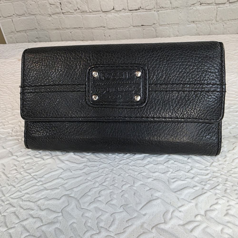 Fossil Long Live Vintage 1954‎ Black Pebbled Leather Trifold Wallet Clutch